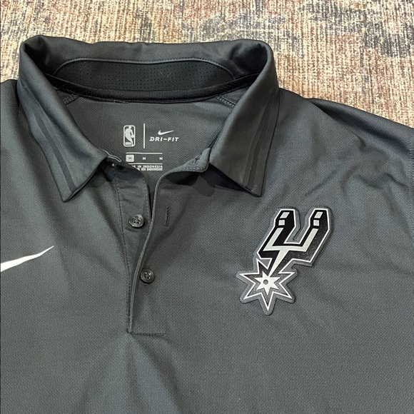 Nike Black Men's Polo Shirt with San Antonio Spurs Logo - Picture 2 of 5